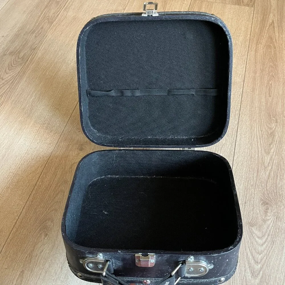 Sewing Kit Box Hard Case Top Handle Metal Latch Sewing Notions Print Exterior